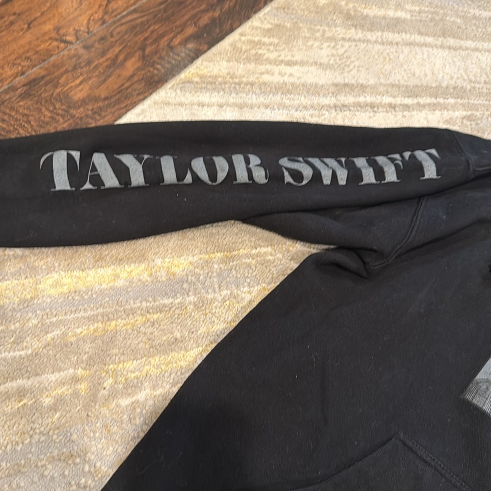 Taylor Swift The Eras Tour Sweatshirt black with grey graphics size XL EUC - Picture 3 of 8